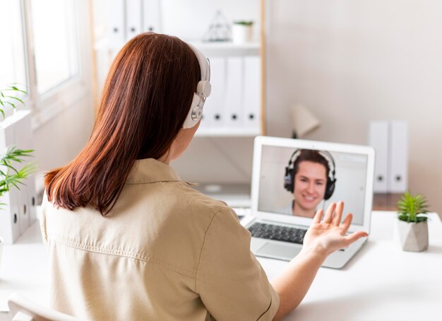 Jak terapia online wpływa na dostępność pomocy psychologicznej?