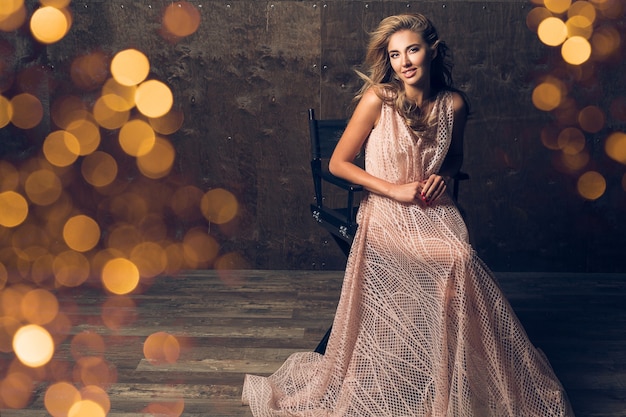 Jak wybrać idealną sukienkę wieczorową na wyjątkową okazję?